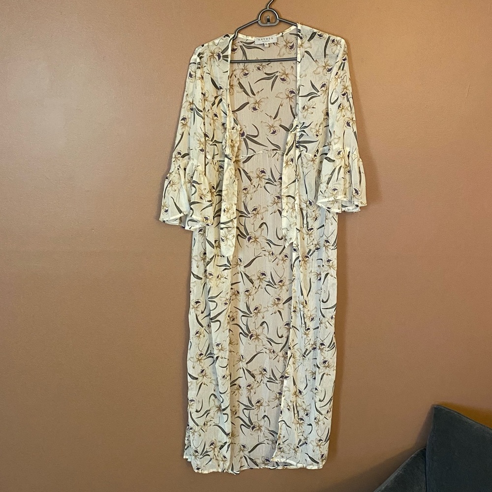 Cream duster kimono with floral pattern